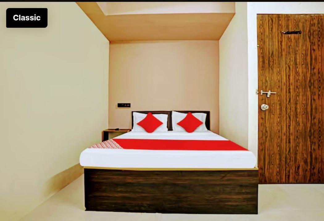 Hotel Welcome, Vip Road Vesu สุรัต ภายนอก รูปภาพ