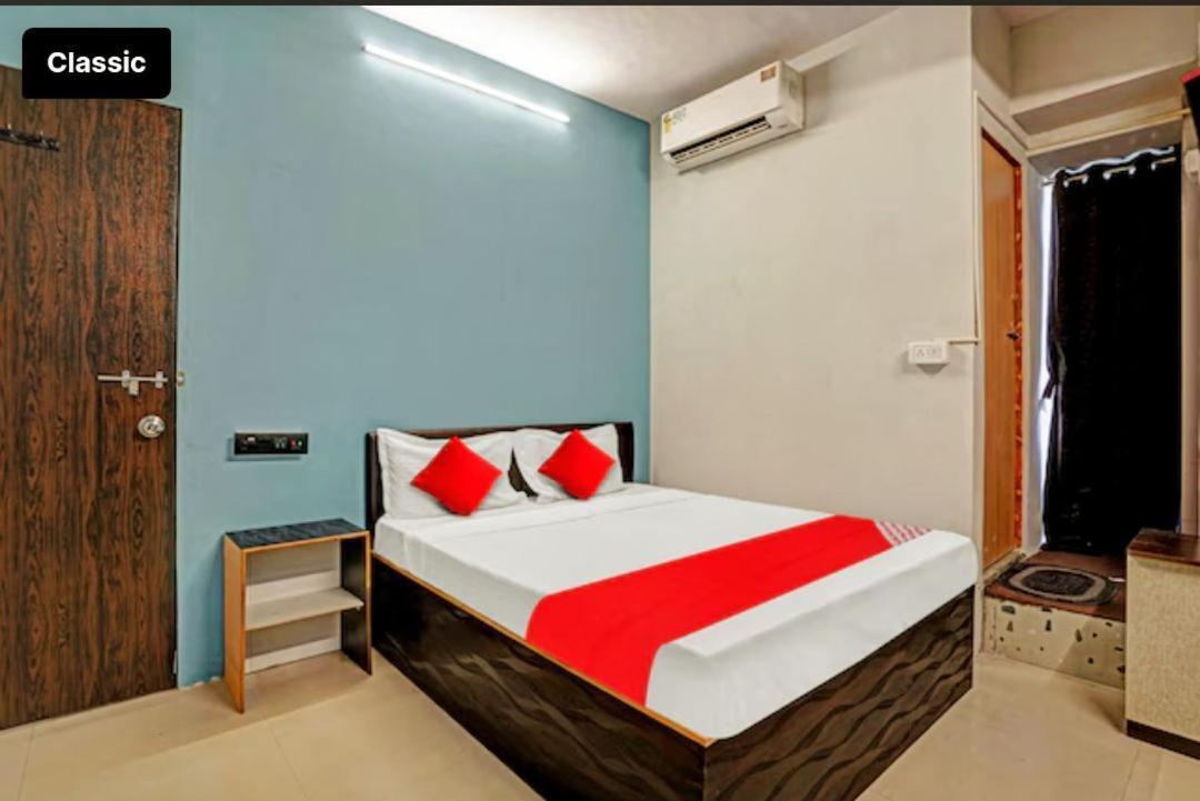 Hotel Welcome, Vip Road Vesu สุรัต ภายนอก รูปภาพ