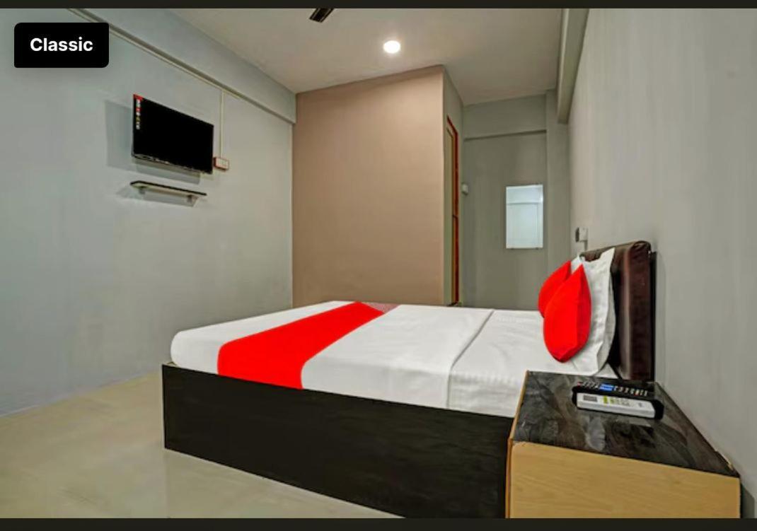 Hotel Welcome, Vip Road Vesu สุรัต ภายนอก รูปภาพ
